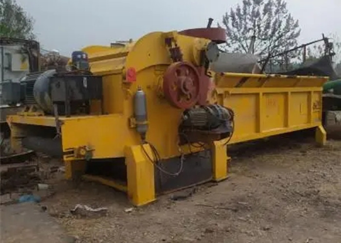 Heavy Duty Drum Wood Chipper Machine Forced Feeding System 450mm - 700mm