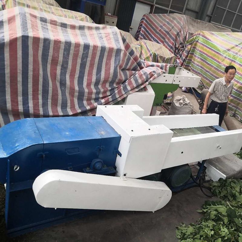 1.45*0.87*2.2m 15kw 0.3T/H Tree Branch Shredder