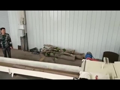 Faites les déchets de bois. Burineur industriel de tambour. Burineur en bois résistant. Burineur de tambour